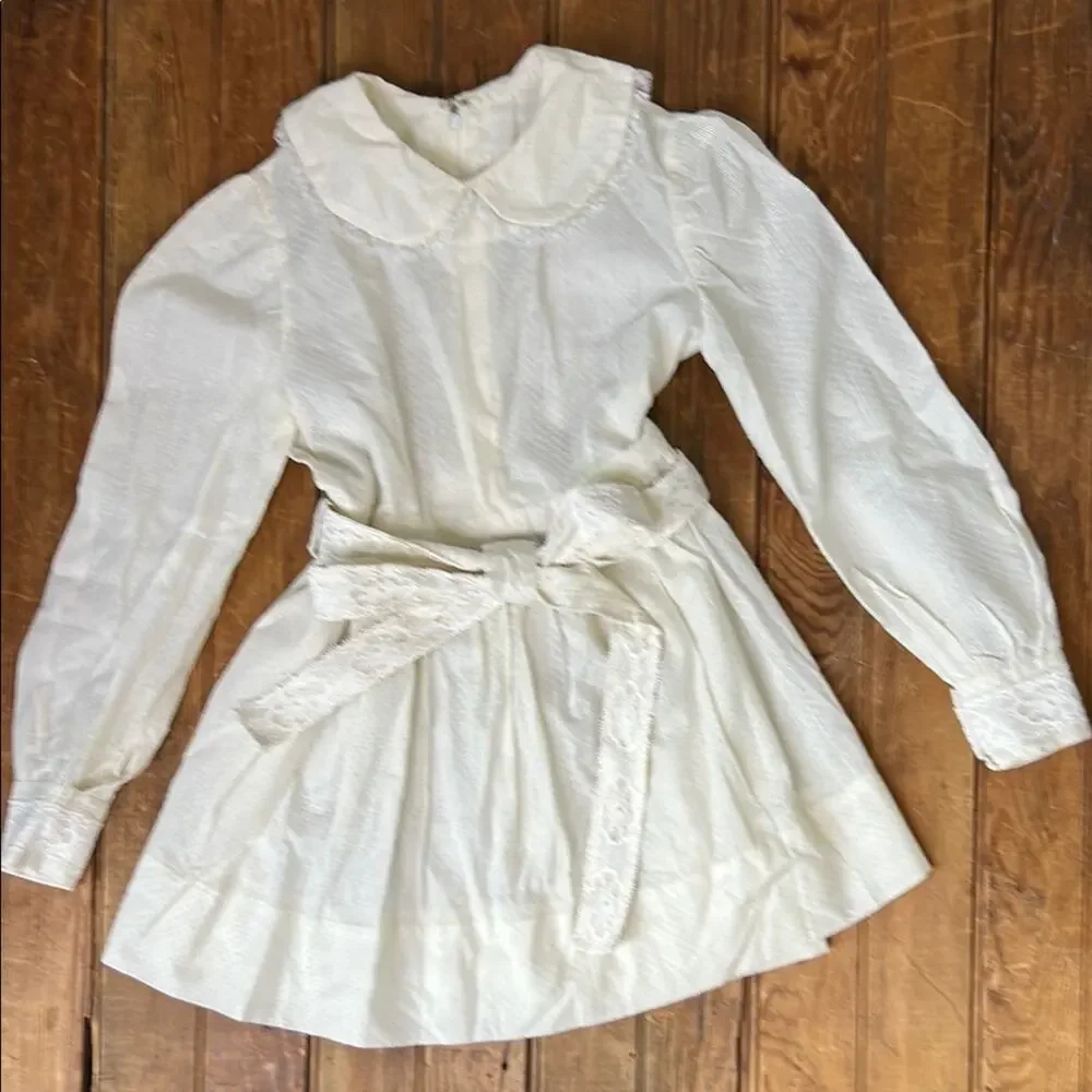 Vintage 70,s girls dress long sleeve white pin dot peter pan collar size small
